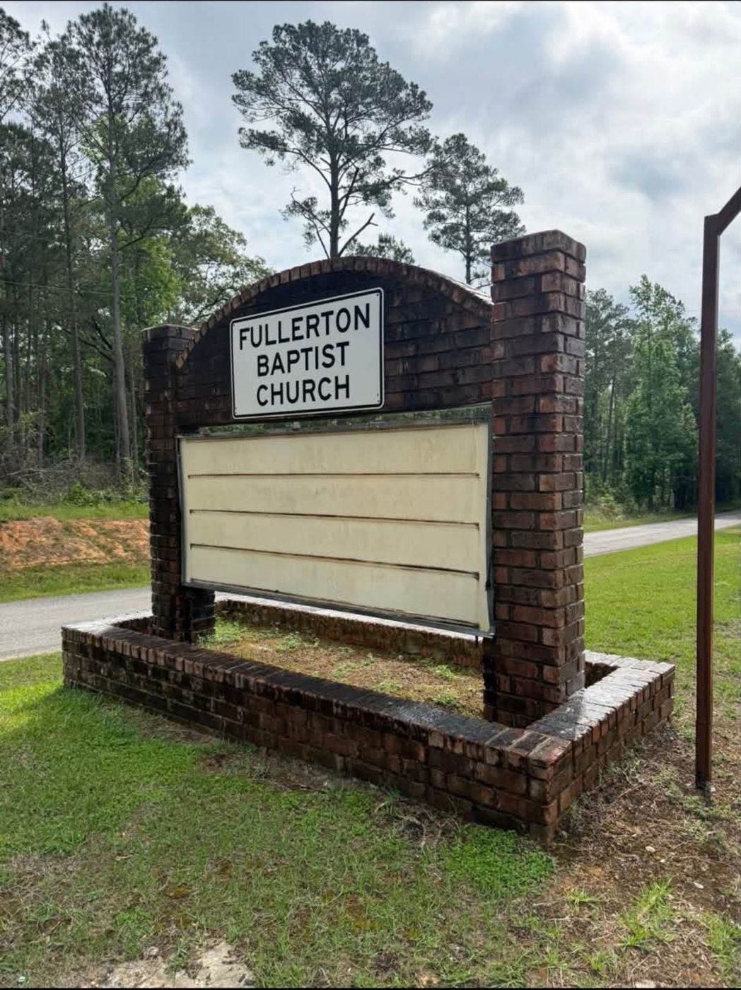 Fullerton Baptist Church sign before soft washing
